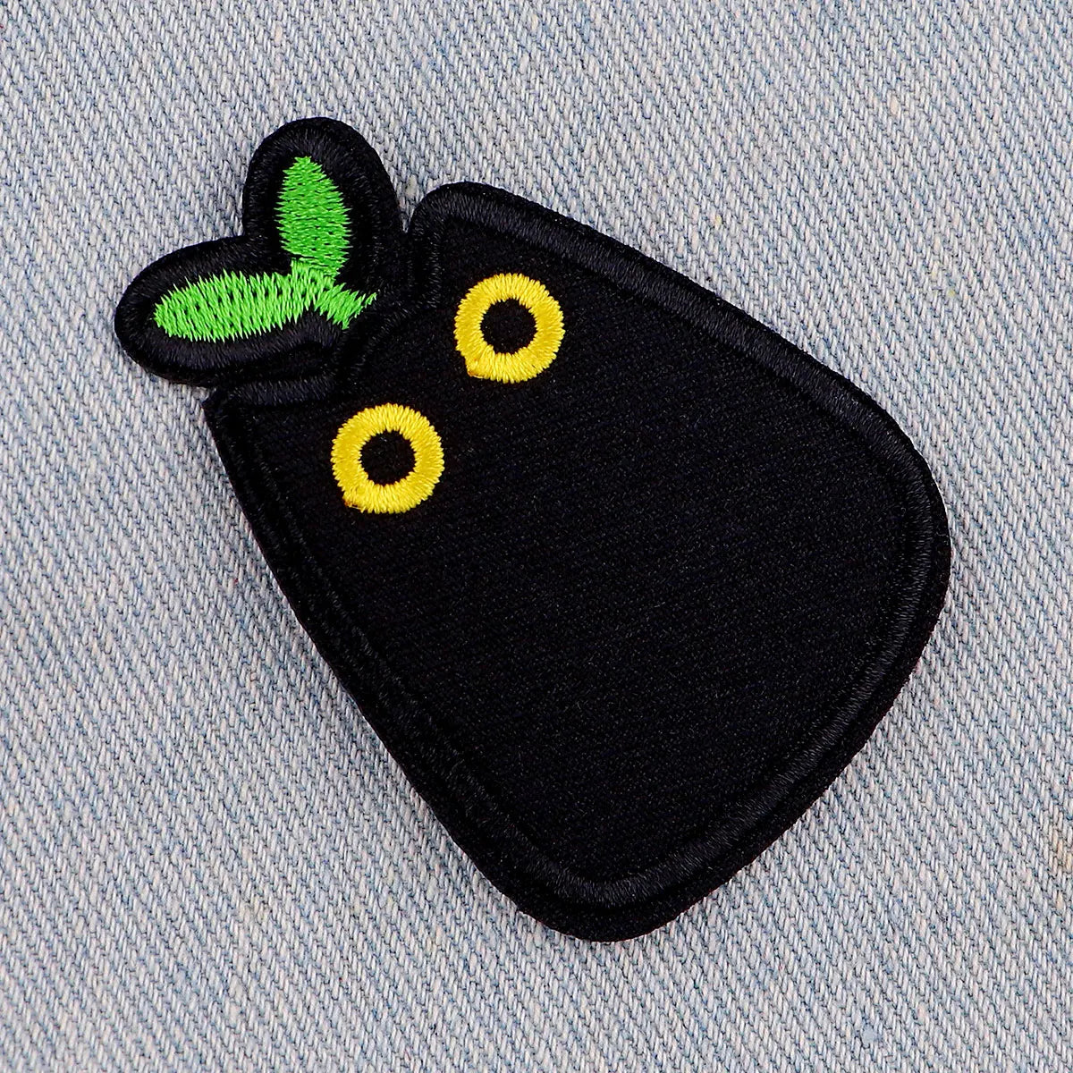 Black Cat Patch Cartoon Animal Embroidered Patches For Clothing DIY Iron on Patches For Clothes Plant Patch Stickers