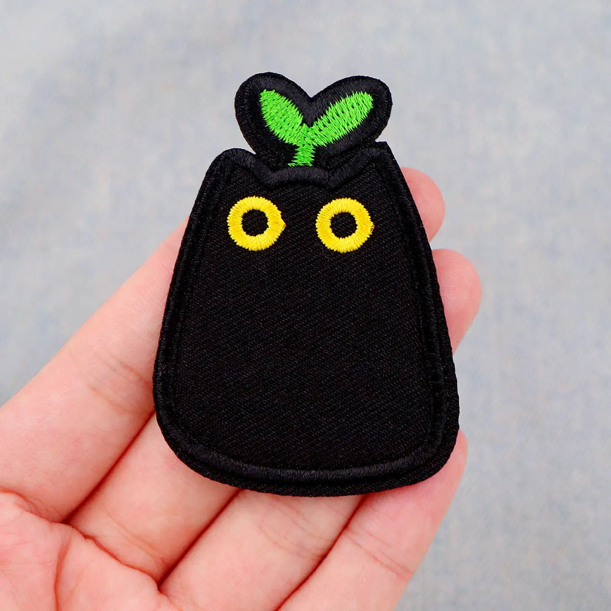 Black Cat Patch Cartoon Animal Embroidered Patches For Clothing DIY Iron on Patches For Clothes Plant Patch Stickers
