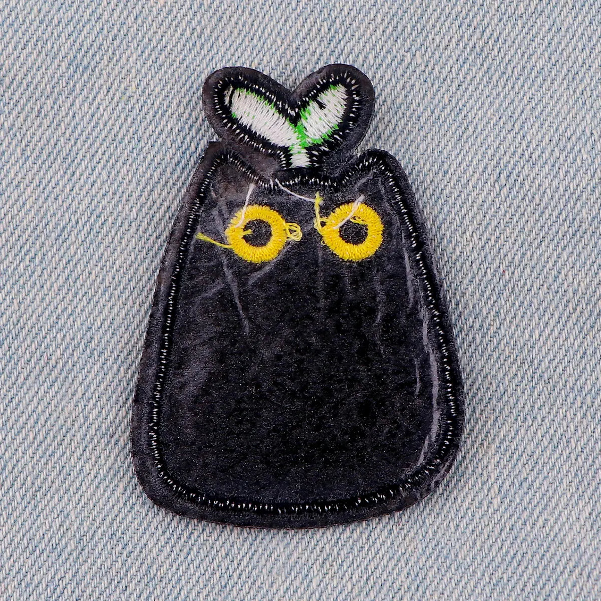 Black Cat Patch Cartoon Animal Embroidered Patches For Clothing DIY Iron on Patches For Clothes Plant Patch Stickers